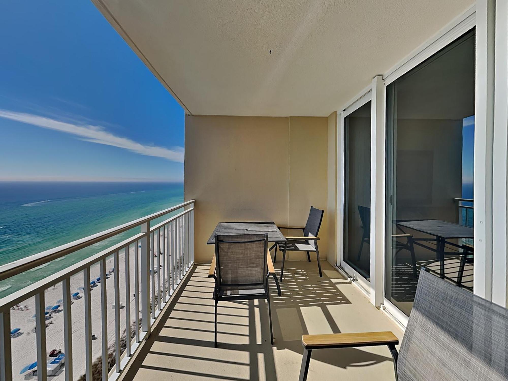 Emerald 1531 Apartment